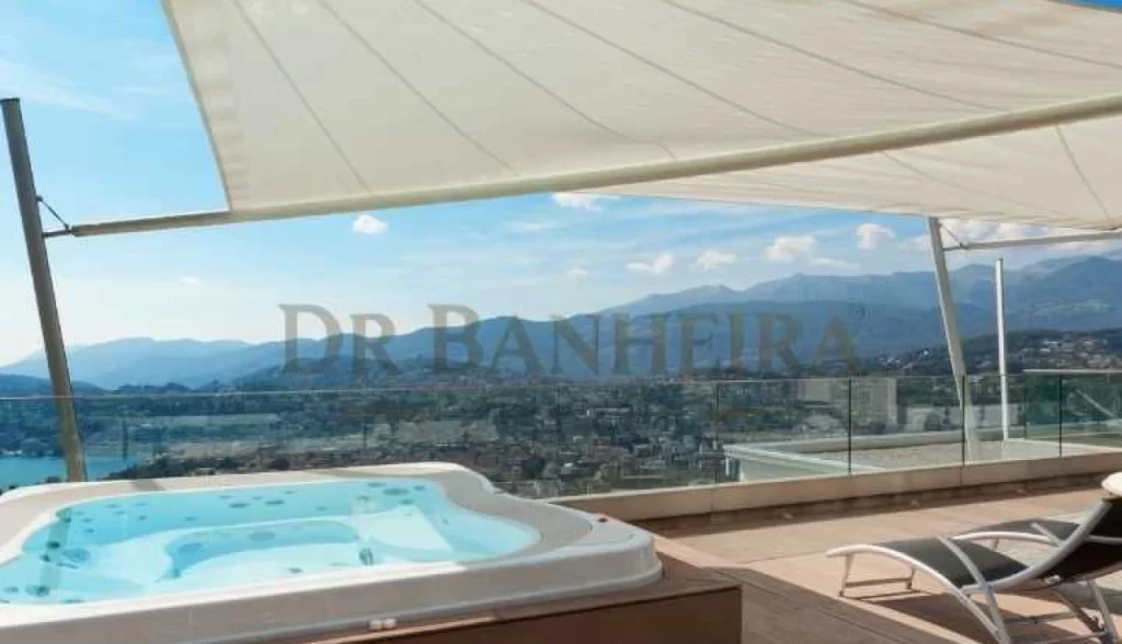 Área Externa com Jacuzzi